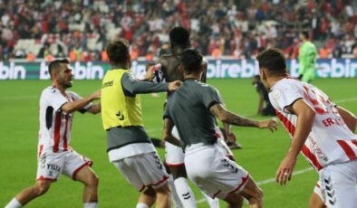 Samsunspor’dan fevkalade geri dönüş! Son dakika golüyle gelen 3 puan